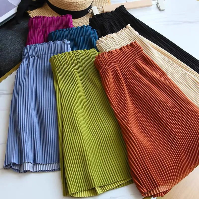 Solid Color Pleated Shorts