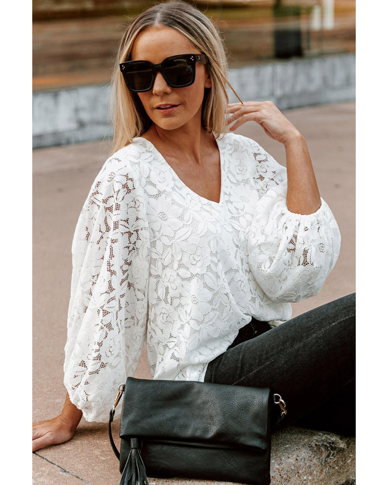 Azura Exchange Floral Lace Crochet V Neck Top - XL