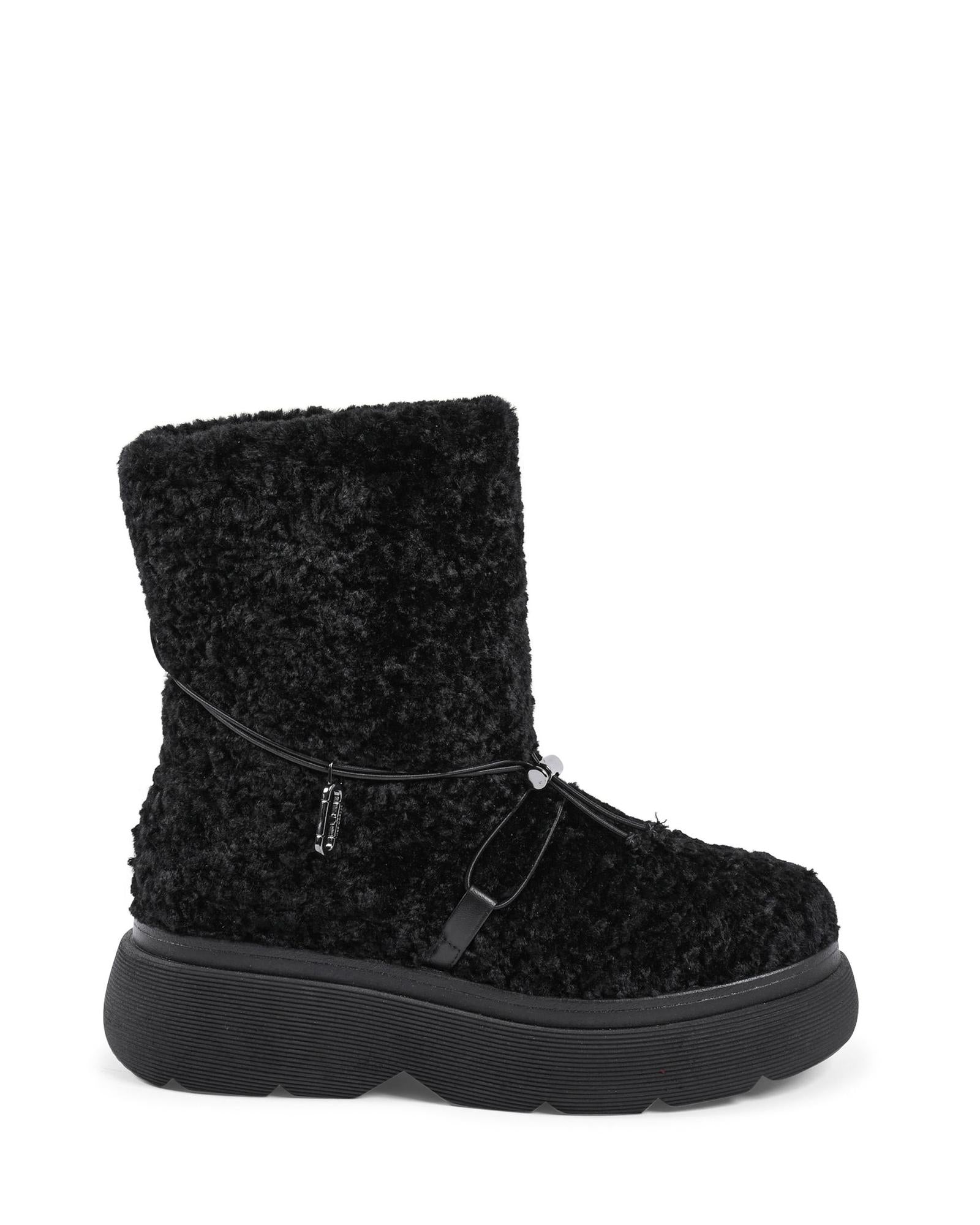 Modern Shearling Ankle Boot with Rubber Soles - 37 EU