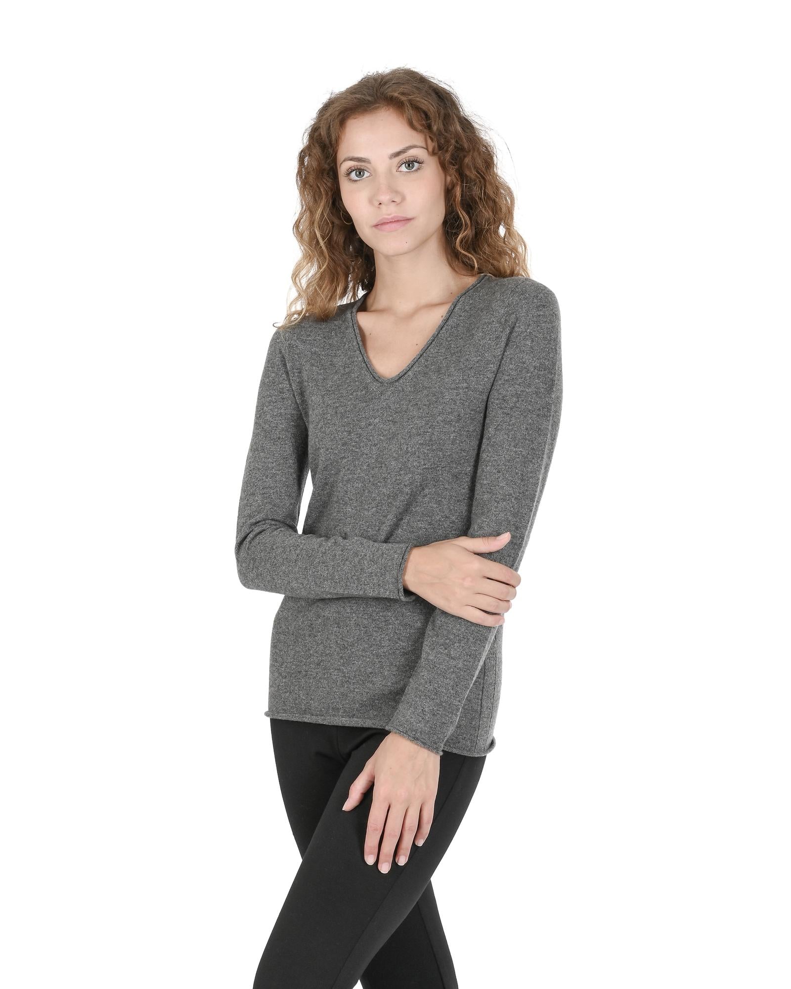 Crown of Edinburgh Cashmere Women's Cashmere V-Neck Sweater for Women in Grey - 42 EU