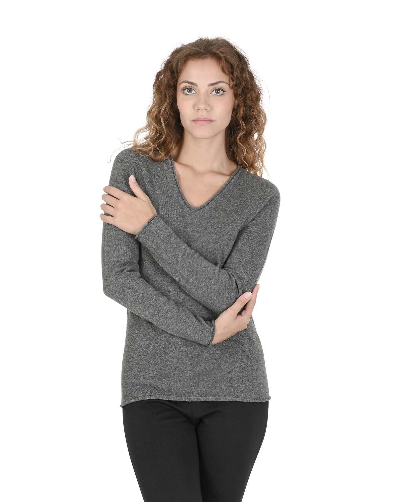 Crown of Edinburgh Cashmere Women's Cashmere V-Neck Sweater for Women in Grey - 44 EU