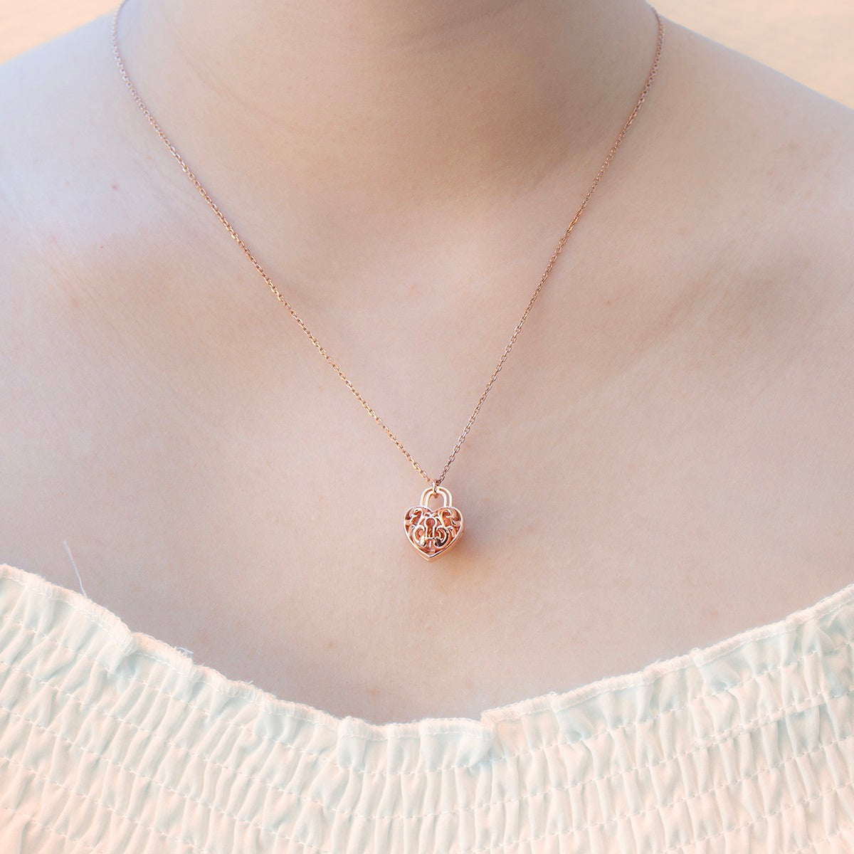 Gift Box - Heart Lock Rose Gold Aroma Necklace + Purify Oil Blend